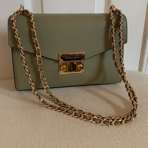 Michael Kors Handbags - ❗️SALE❗️: Michael Kors Rose crossbody bag